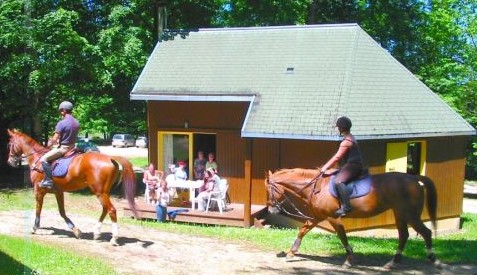 All year round cottage renting in Pompadour in the middlands of France : Corrèze, Limousin